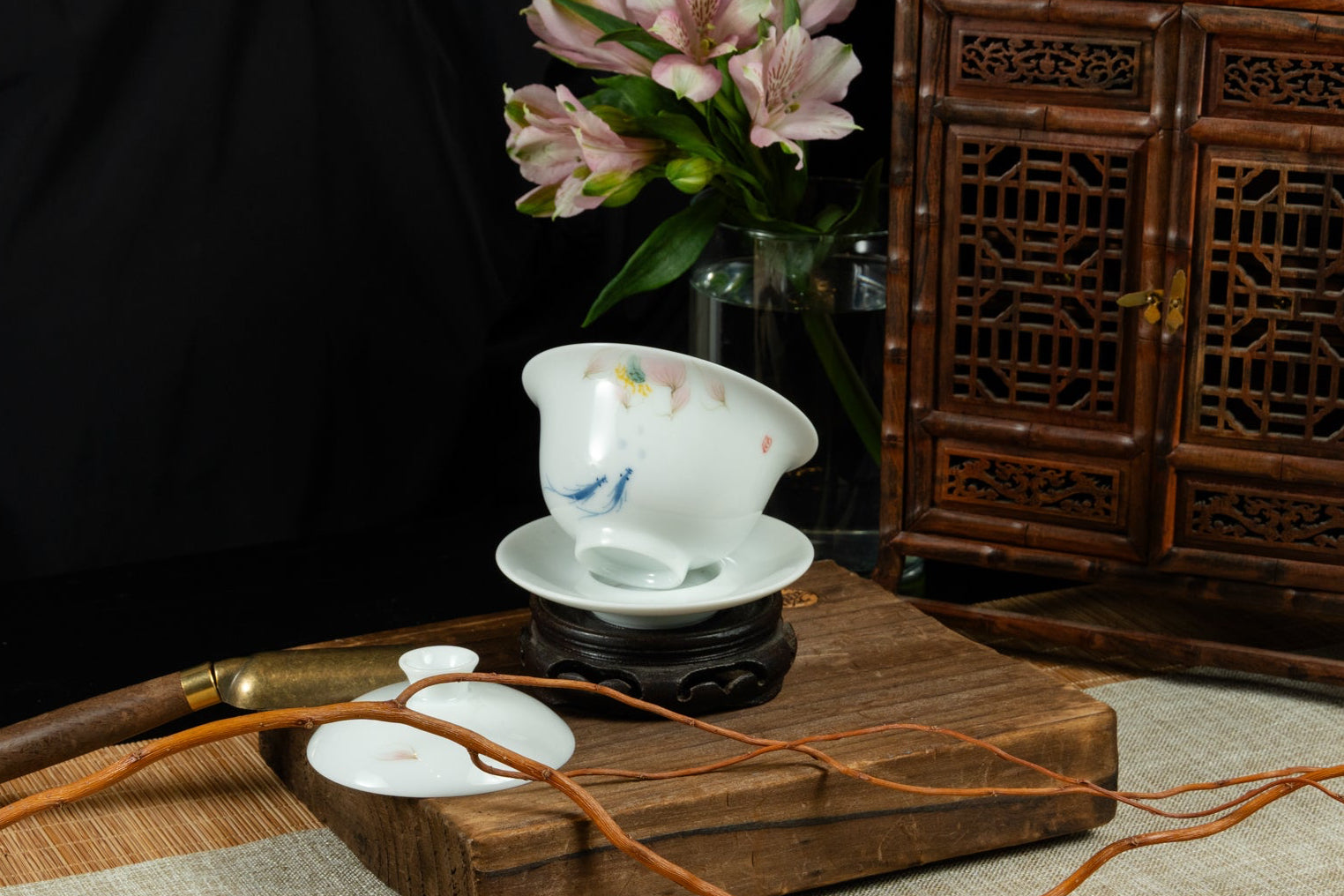 Hand Painted Lotus & Koi Gaiwan 手繪魚蓮蓋碗