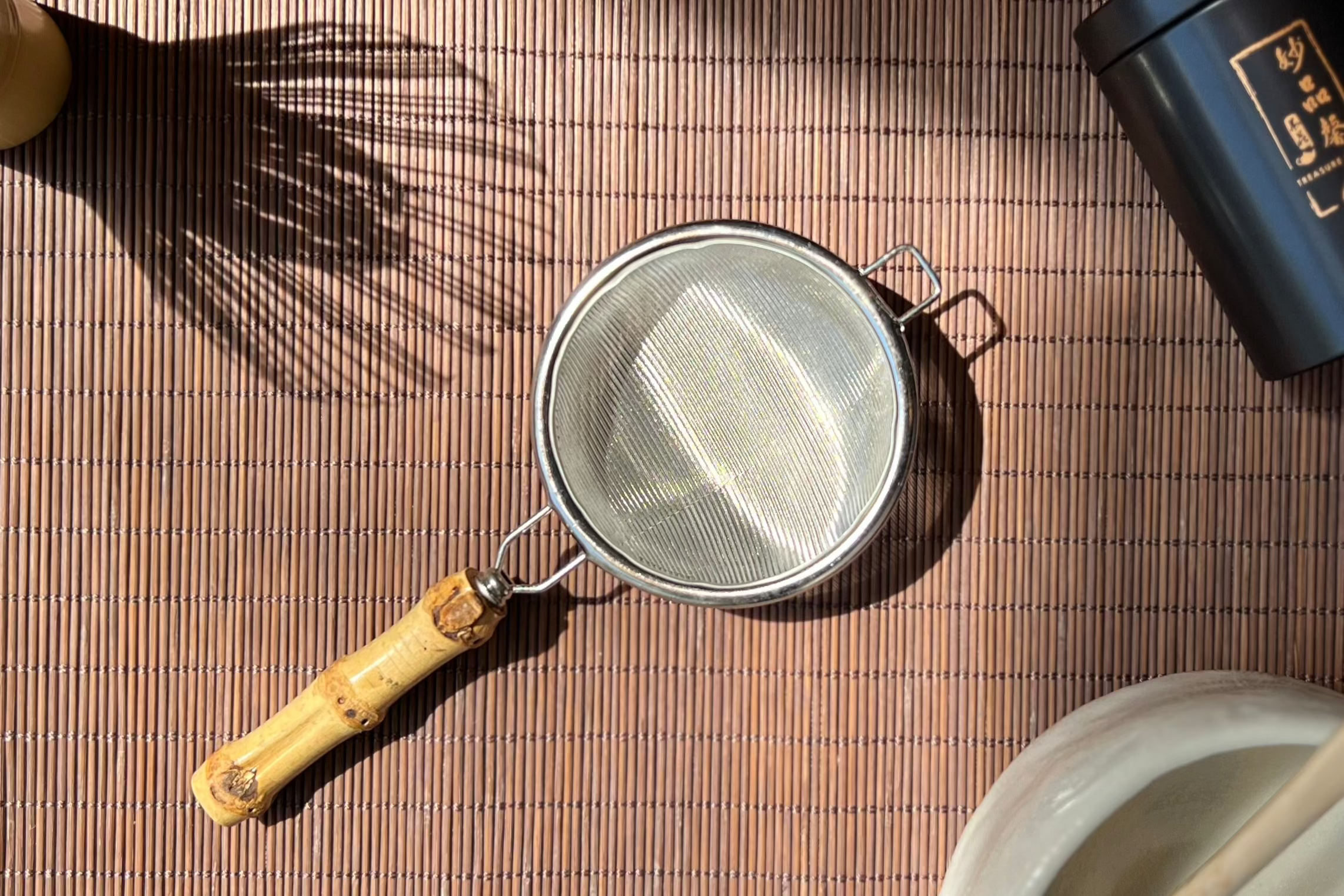 Elegant Bamboo-Handled Tea Strainer - 竹韻茶濾