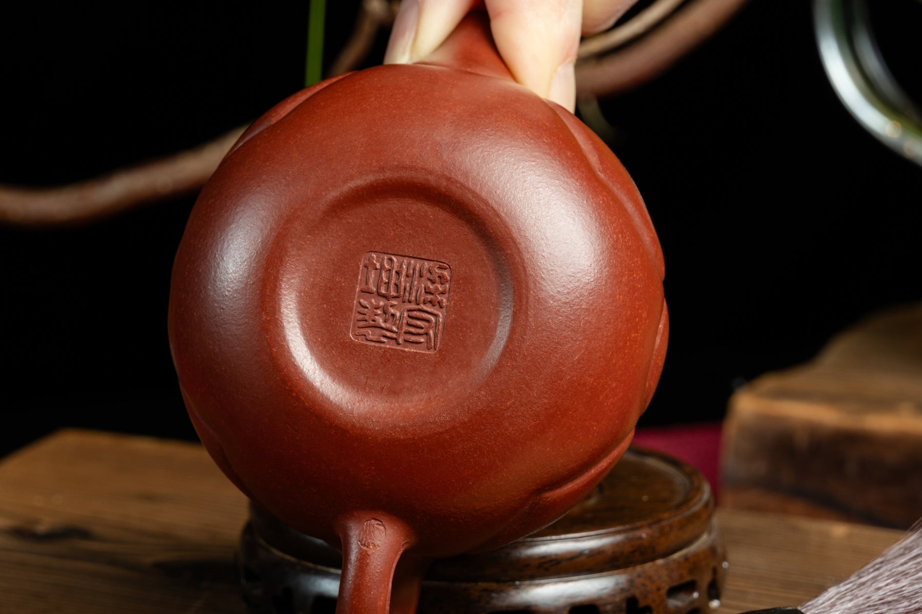 Yixing Terracotta Teapot - Retro Ruyi 仿古如意壺