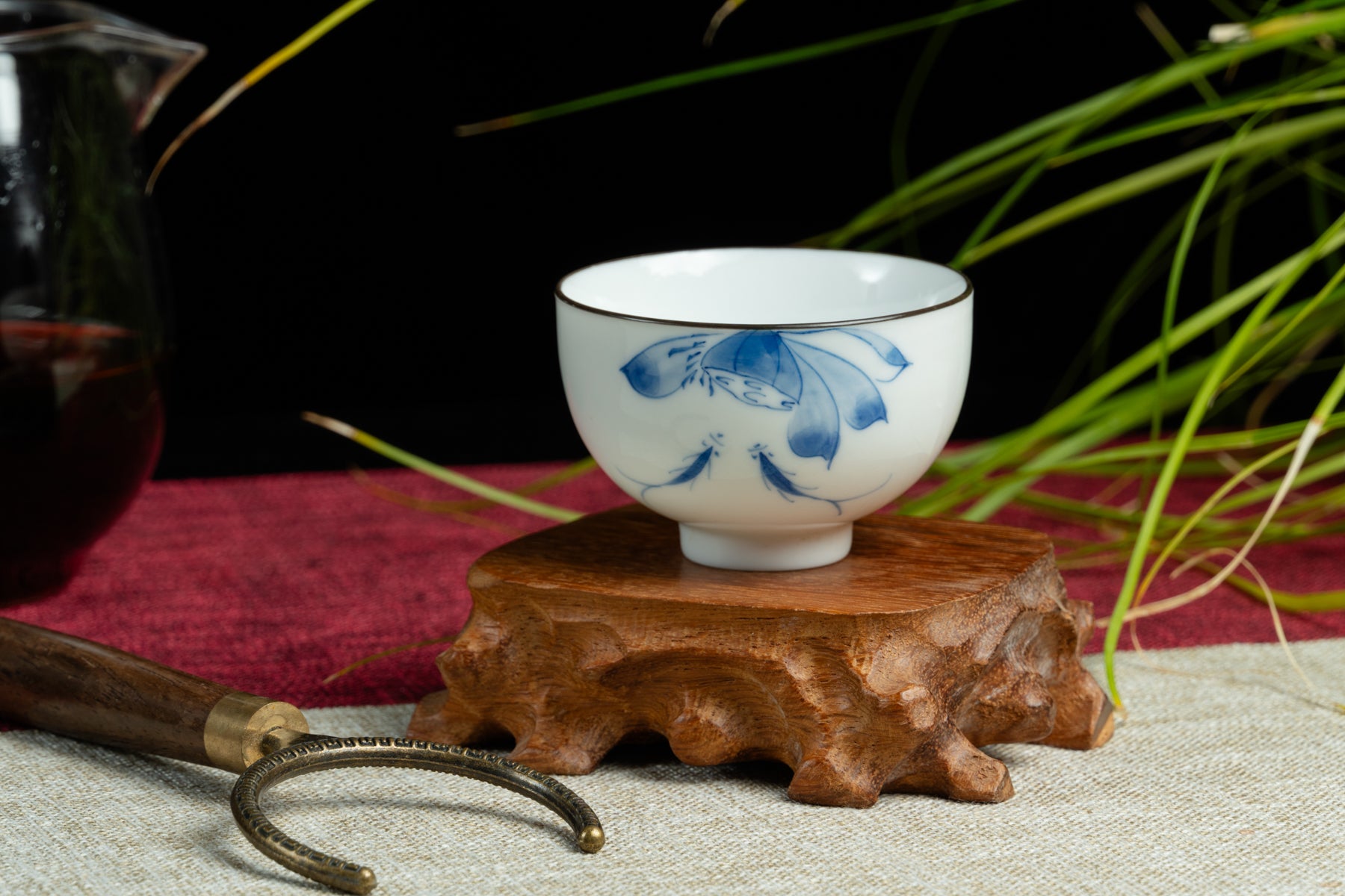 Blue Lotus Hand-Painted Cup 魚趣手繪杯