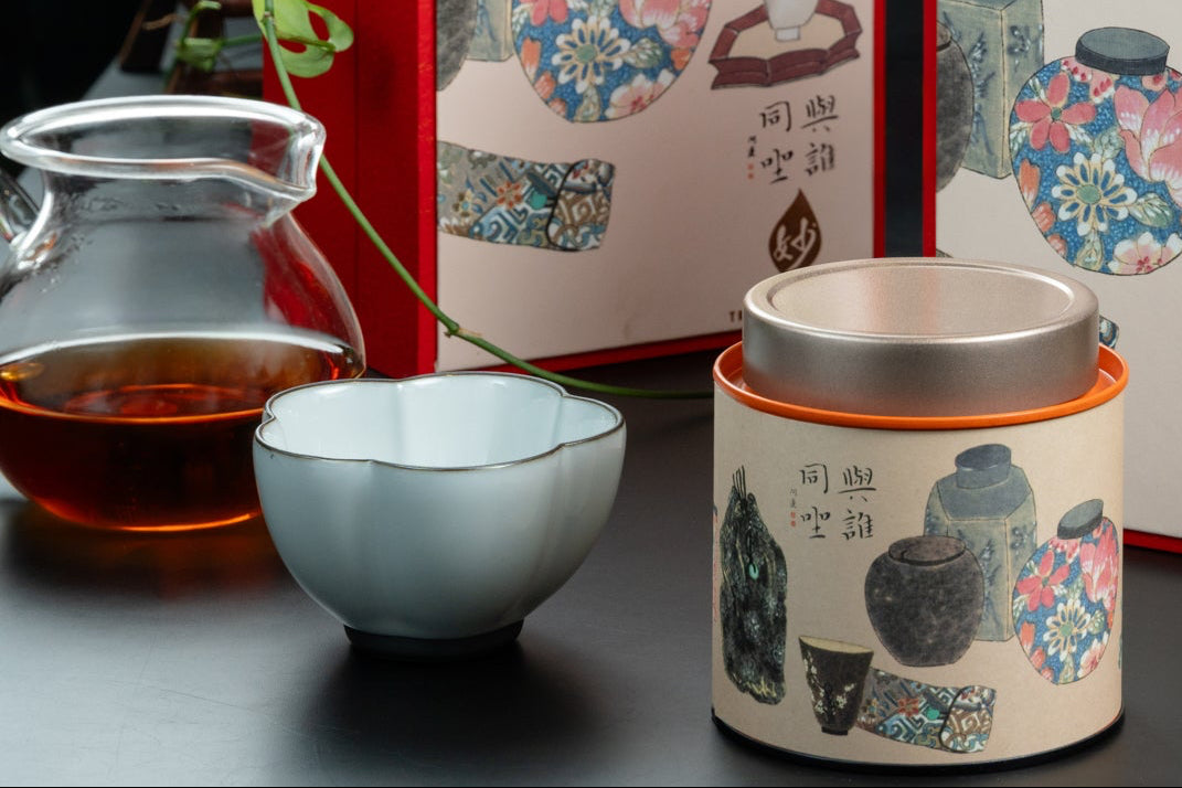 Guan Kiln Moon-White Plum Blossom Cup 官窑月白梅花杯