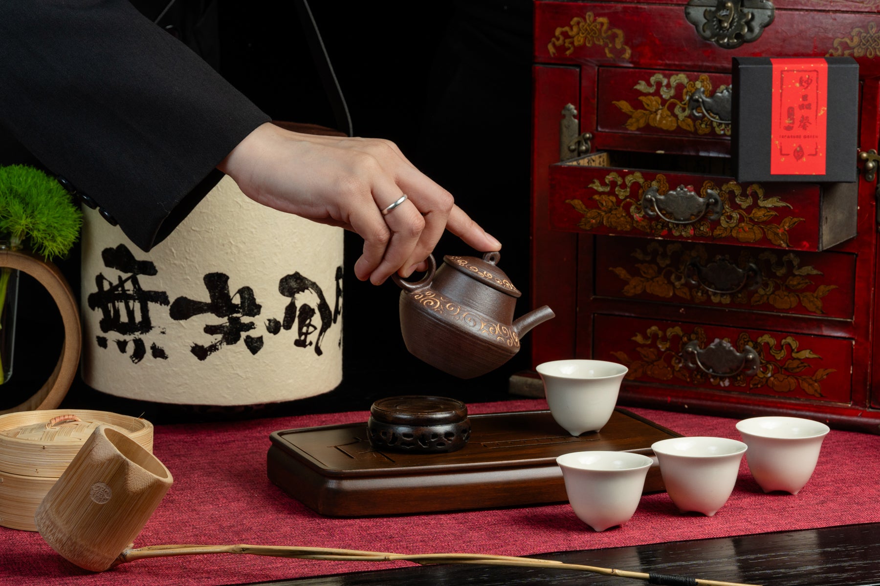 Rock Clay Teapot Four-Cup Set 老岩泥茶壺 四杯套裝