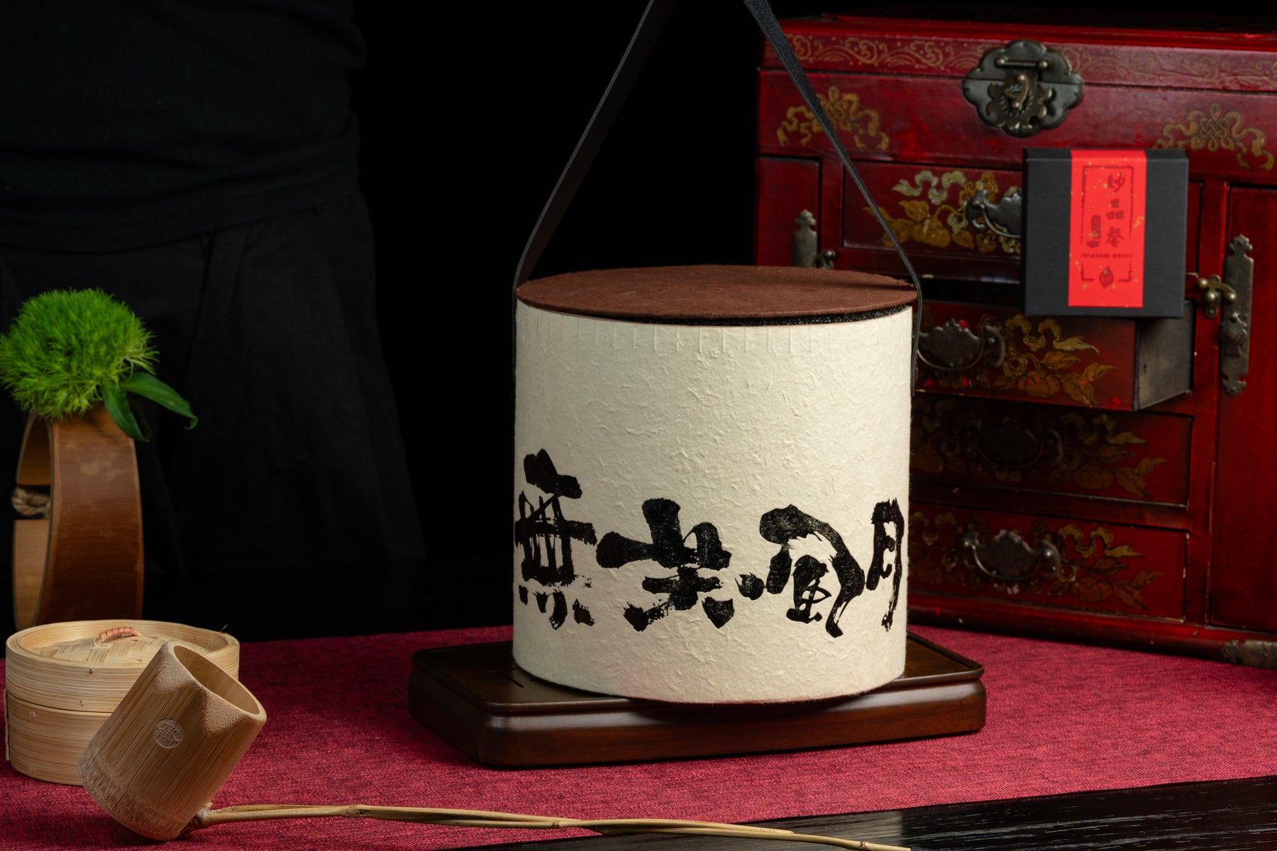 Rock Clay Teapot Four-Cup Set 老岩泥茶壺 四杯套裝