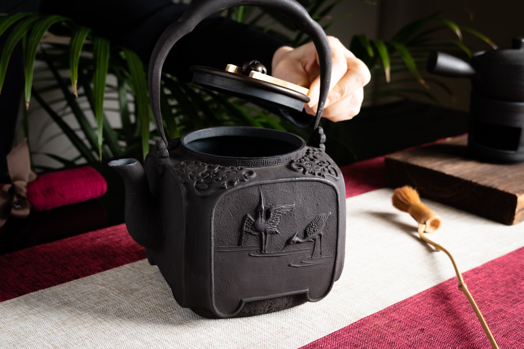 Heron Square Cast Iron Kettle 四方明 鐵壺