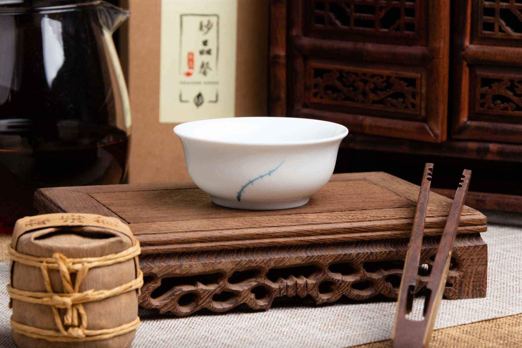 Shine Tasting Cup 白瓷手绘品茗茶杯 -花苞