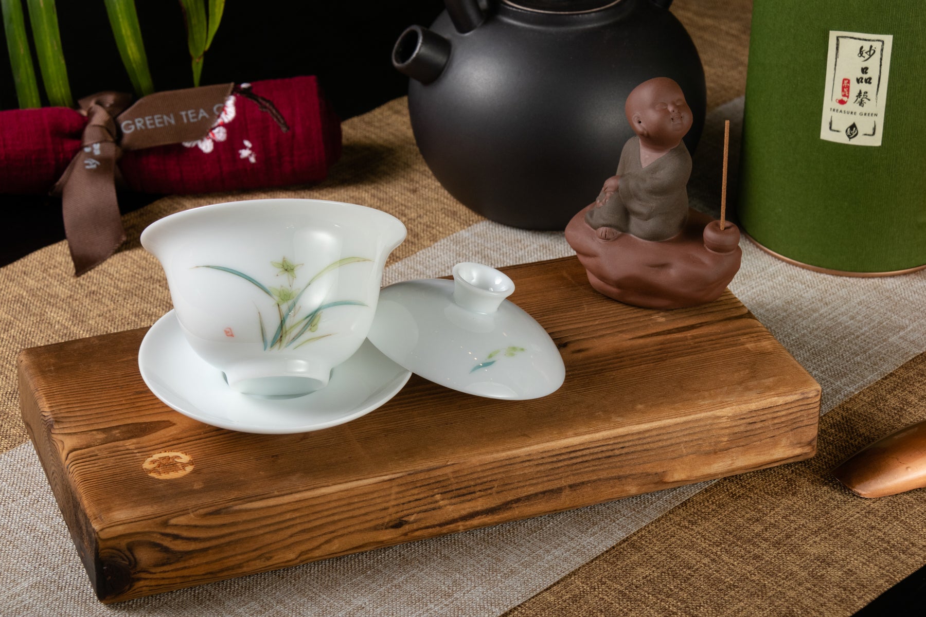 Orchid Cheers Gaiwan 高白玉瓷蘭花蓋碗
