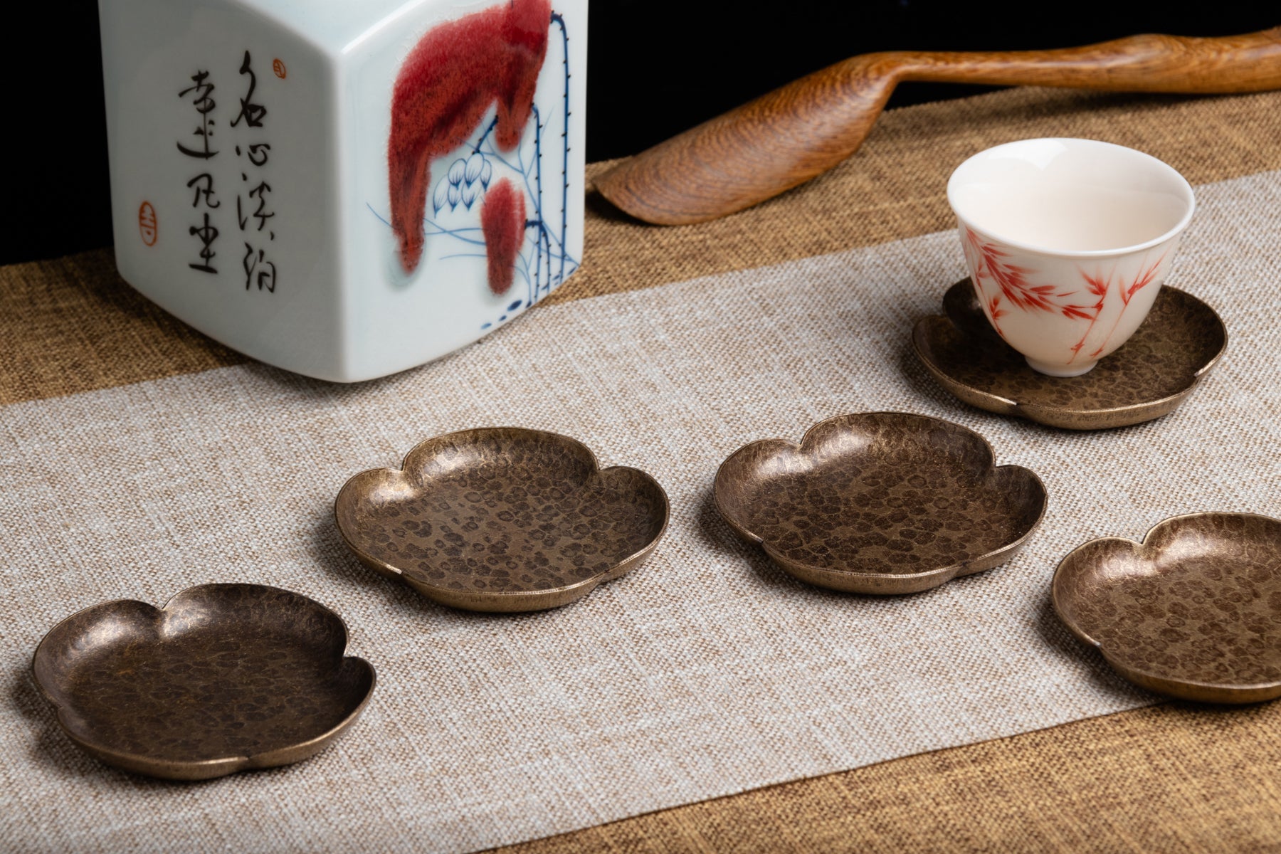 Begonia Cup Coaster 荷塘黄铜茶杯塘
