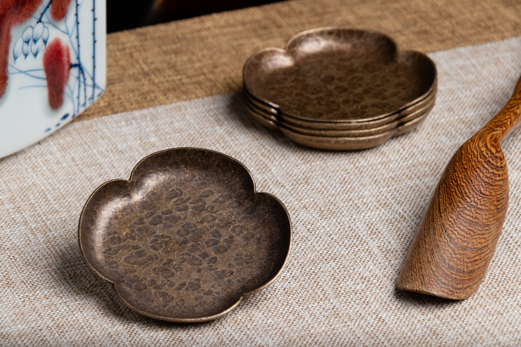Begonia Cup Coaster 荷塘黄铜茶杯塘