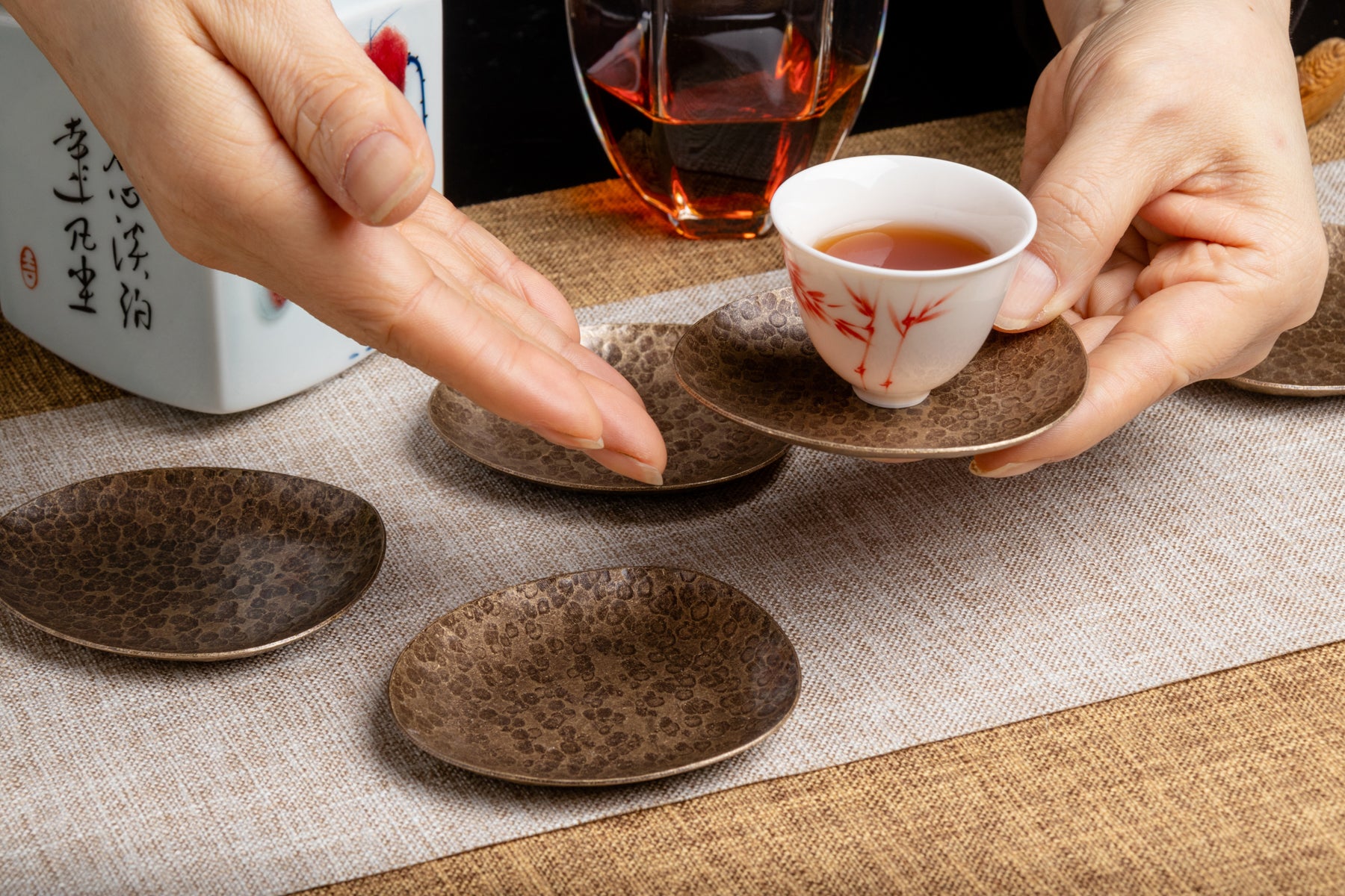 Rock Cup Coaster 頑石黄铜茶杯塘