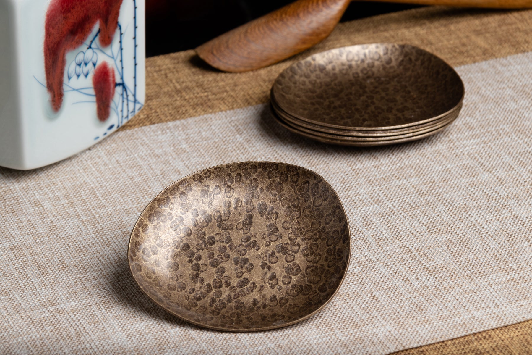 Rock Cup Coaster 頑石黄铜茶杯塘