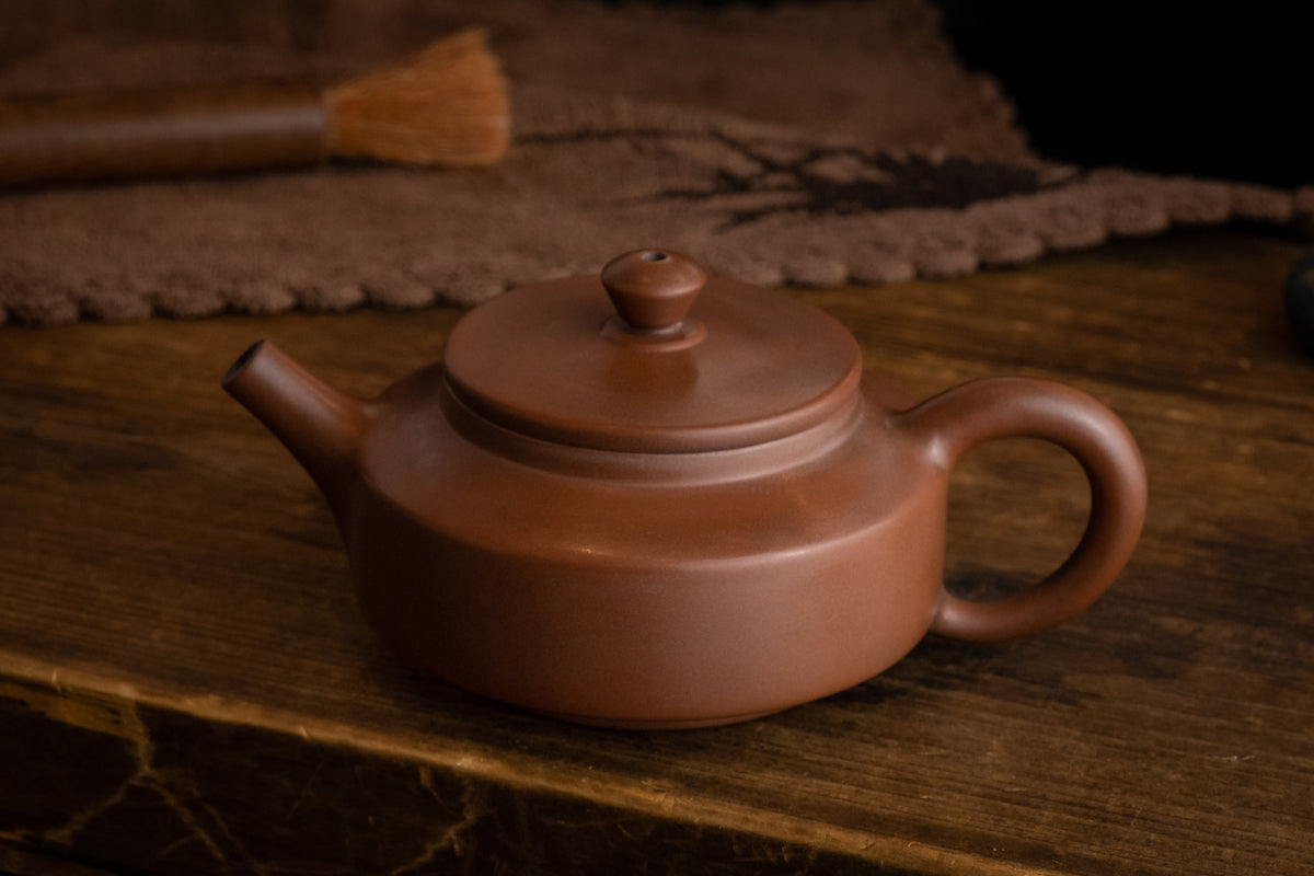Jian Shui Yunnan Teapot De Zhong 德鍾 古銅色