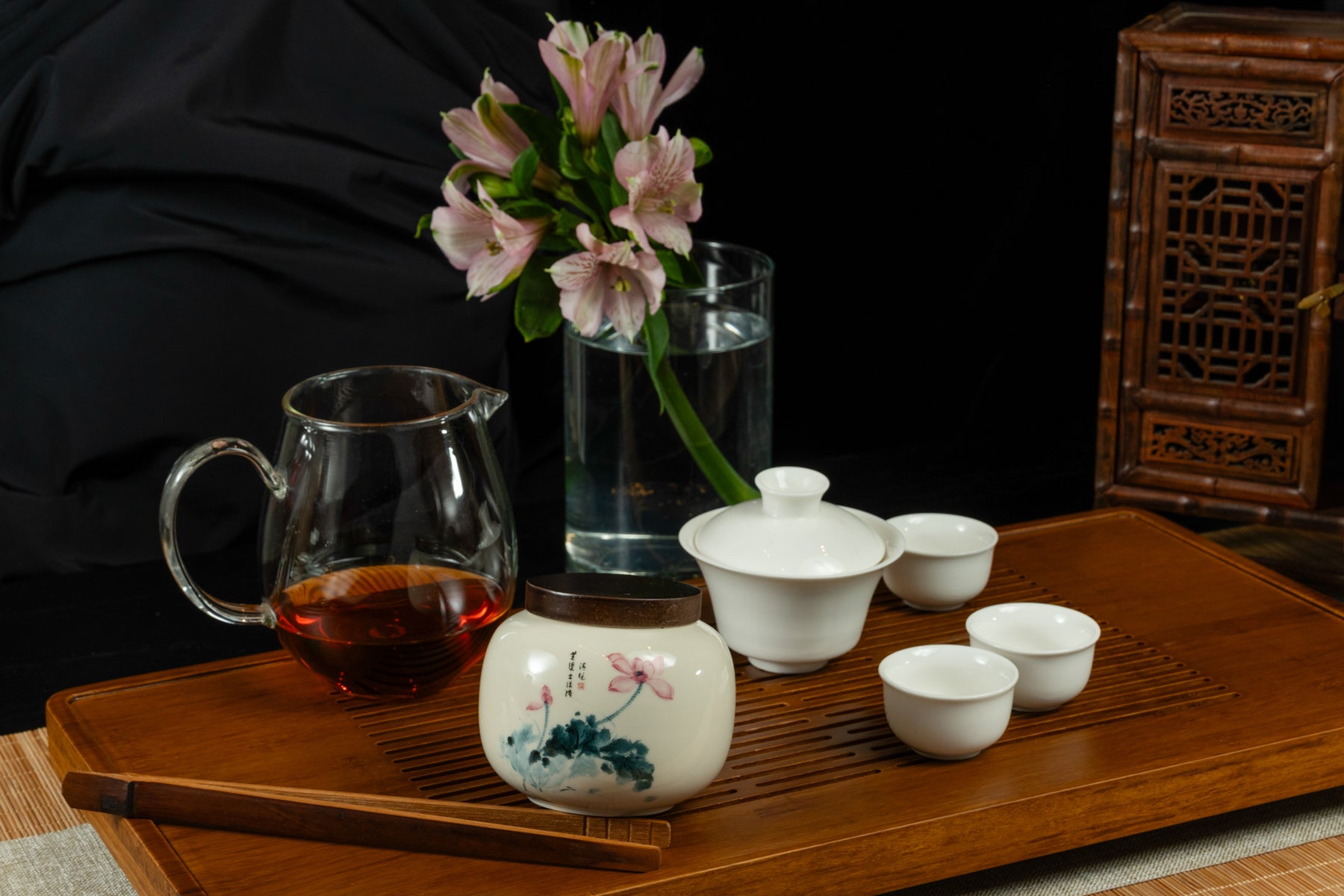 Serene Lotus Tea Caddy 好運連年