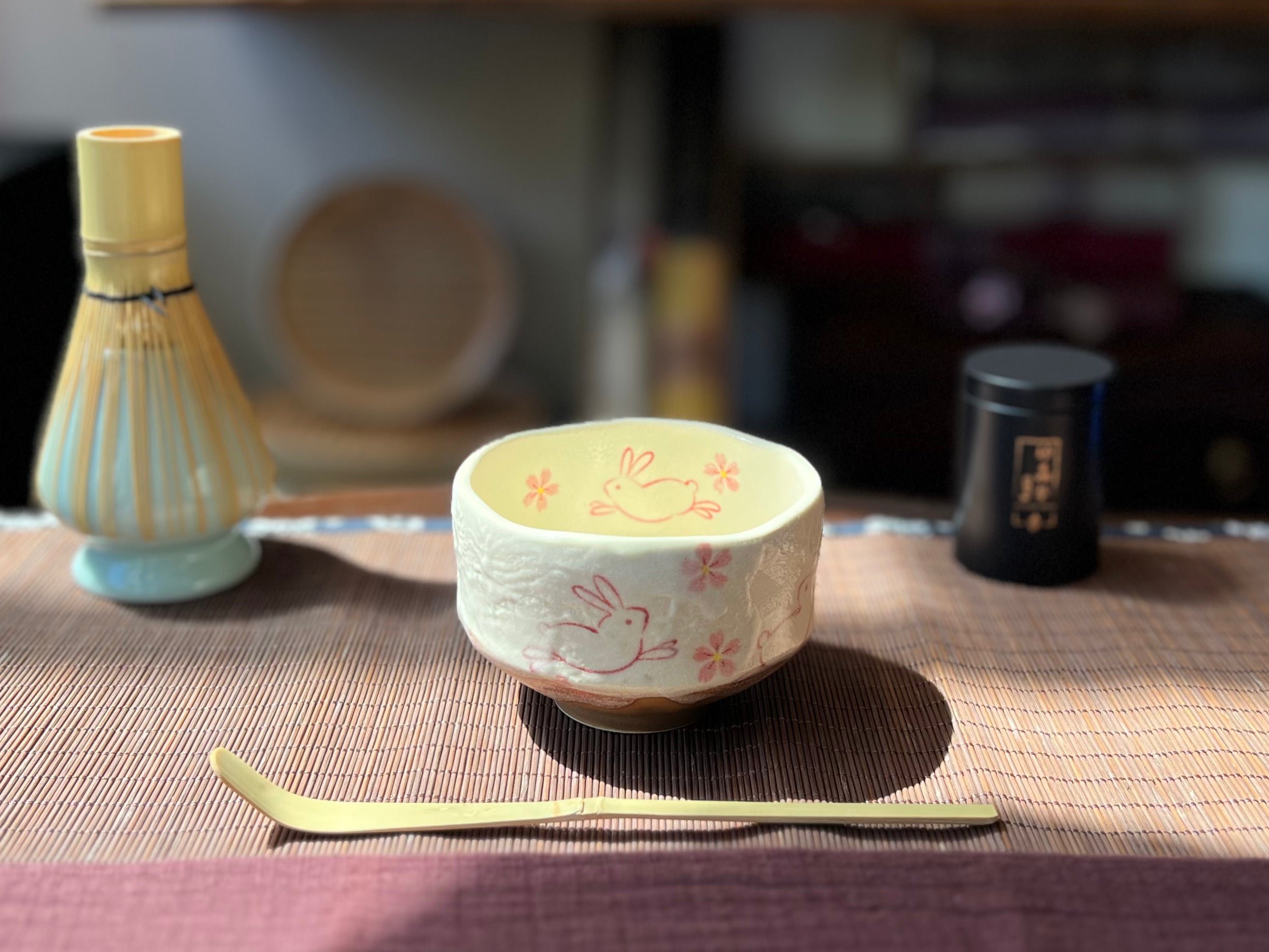 Mino Ware Cup — Sakura Rabbit 茶碗樱花兔