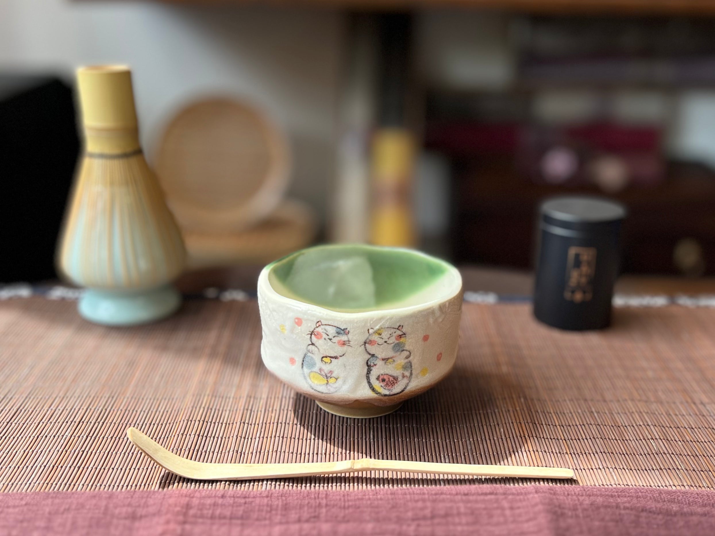 Mino Ware Chawan — Lucky Cat 茶碗招財貓