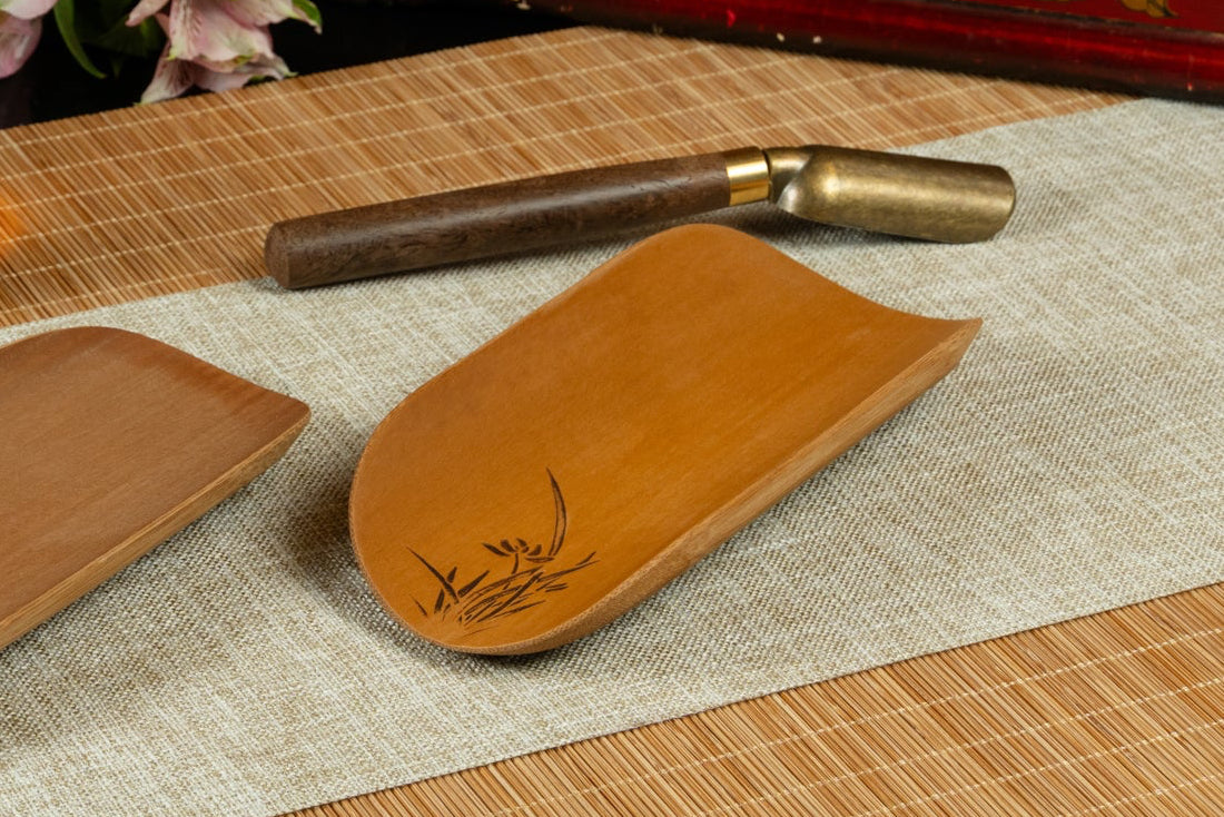 Bamboo Tea Scoop 手工竹雕茶則 - Orchid