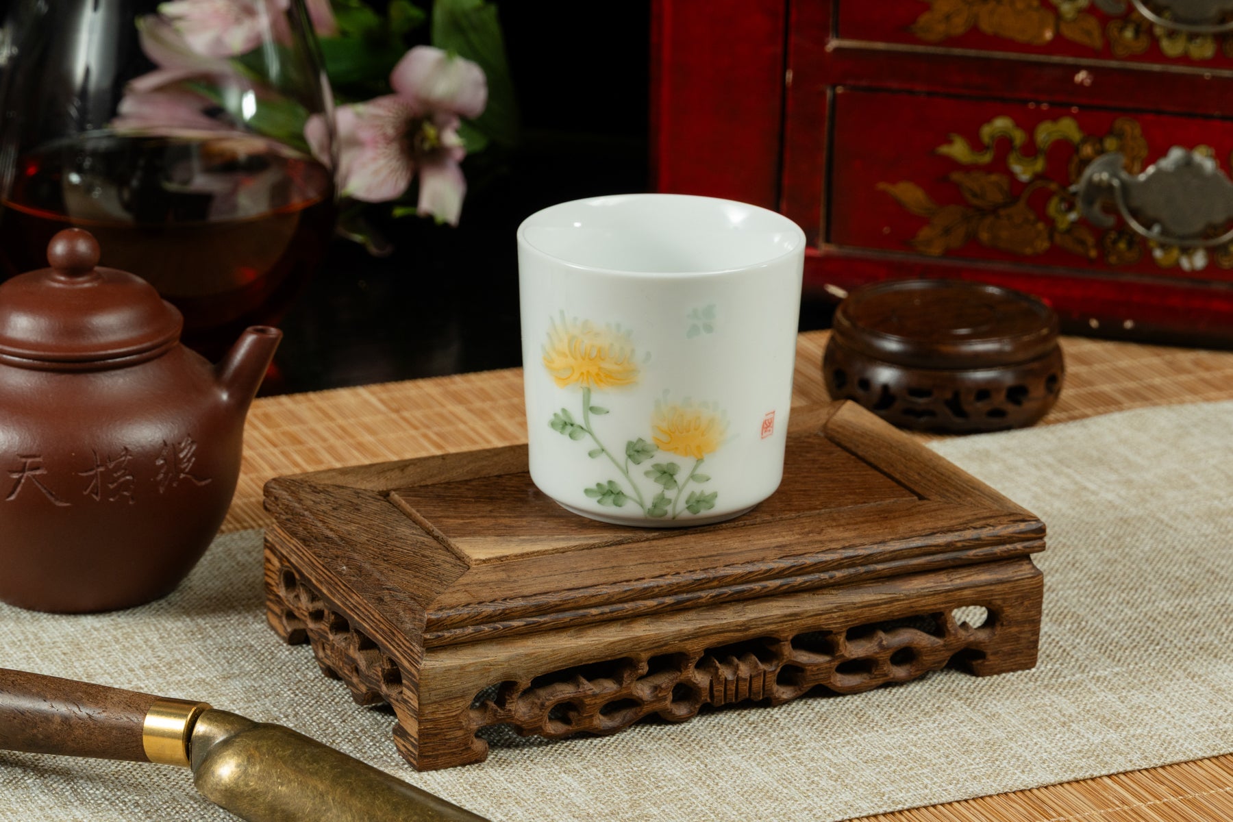 Chrysanthemum Yingqing Jade Porcelain Tea Cup 菊玲瓏影青玉瓷品茗杯