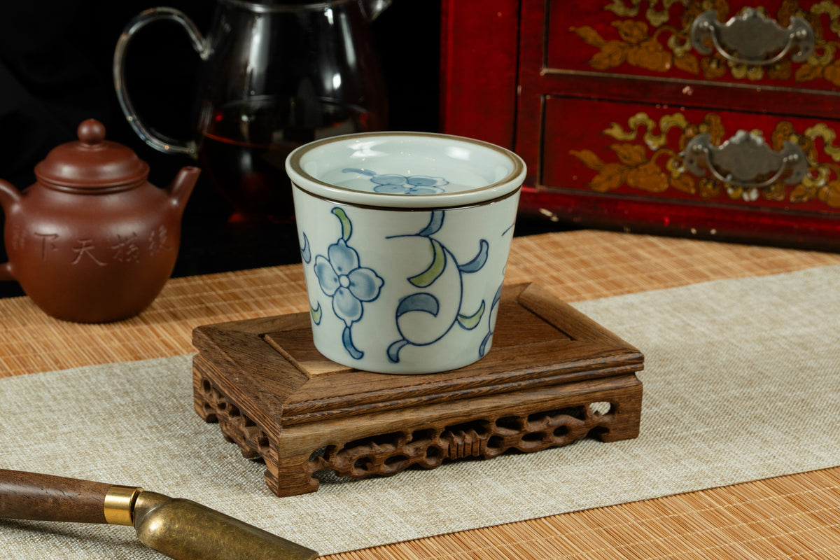 Coloured Pepper Blossom Tea Cup with Lid 彩椒花主人杯