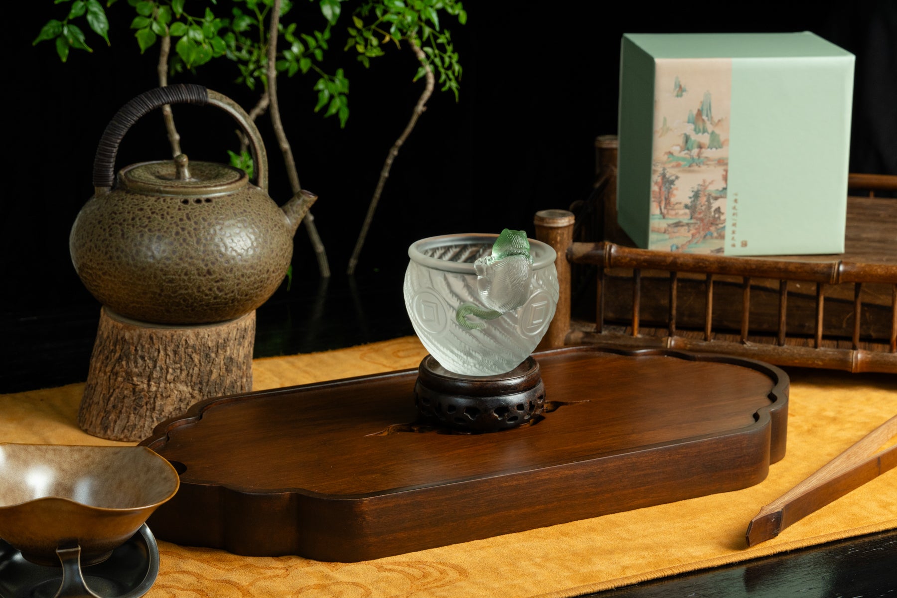 Imperial Cat Frosted Glass Cup — Green 故宮御貓杯- 綠色