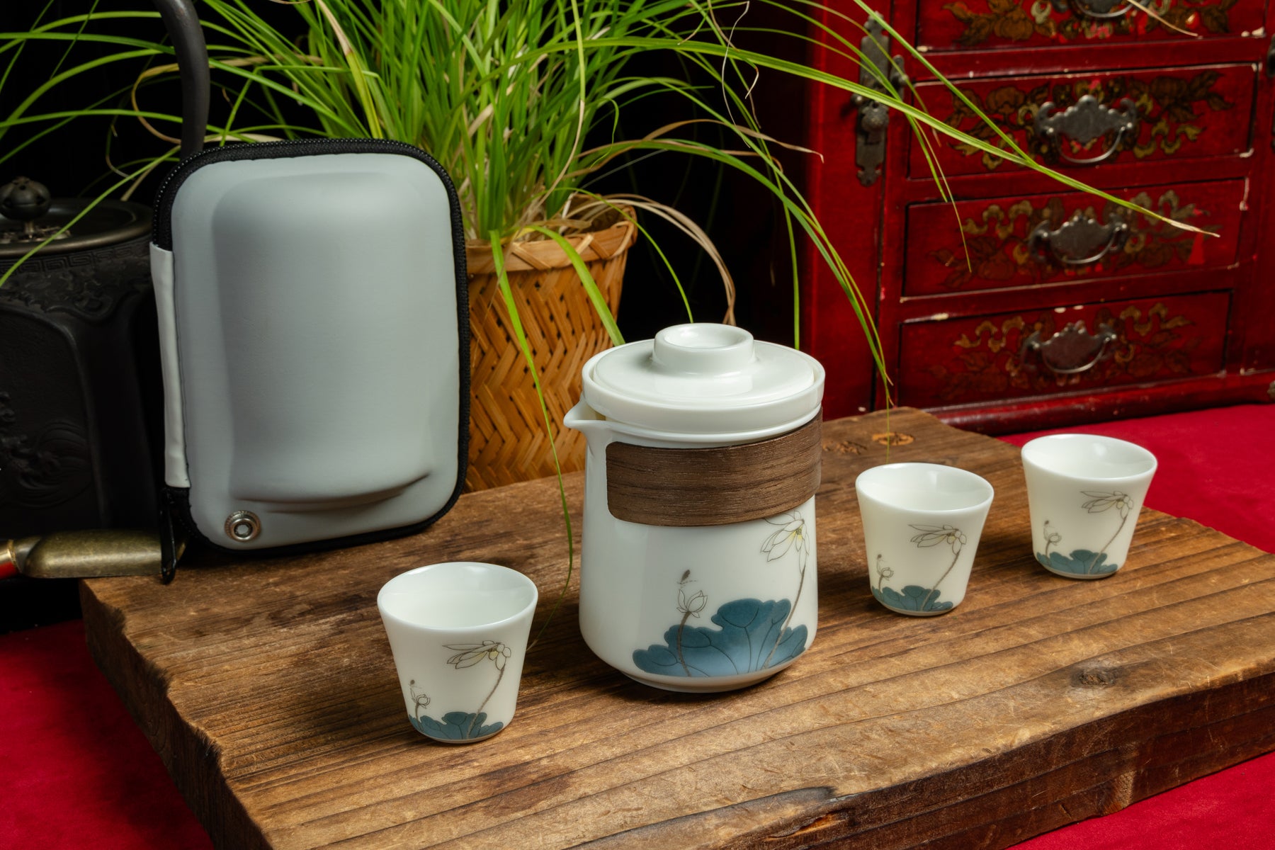 Lotus White Porcelain Portable Tea Set 白瓷荷花旅行套裝