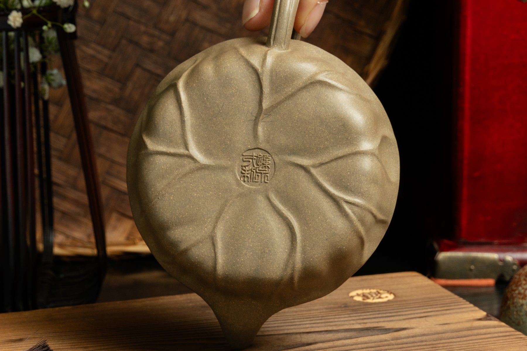 Yixing Terracotta Teapot - Lotus Essence 蓮蓬