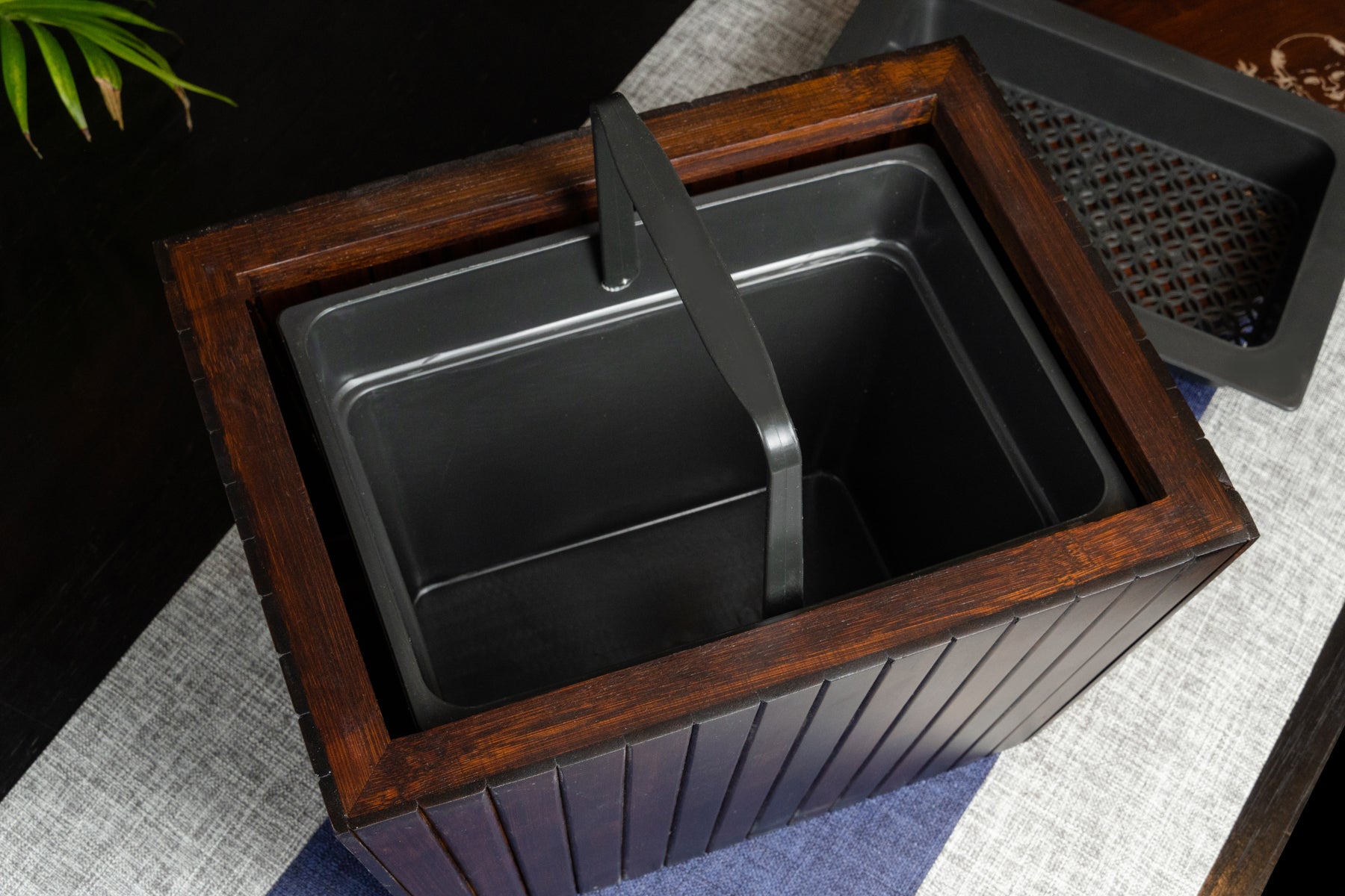 Moso Bamboo Water Bucket 楠竹胡桃色茶桶