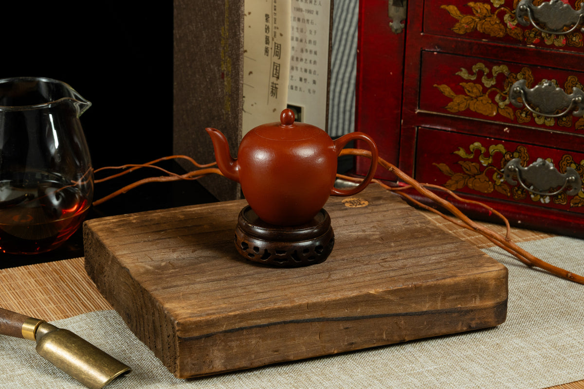 Xiao Mei Ren Jian Teapot 小美人肩壺